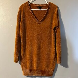 Forever 21 V-Neck Sweater in Warm Amber Size Small